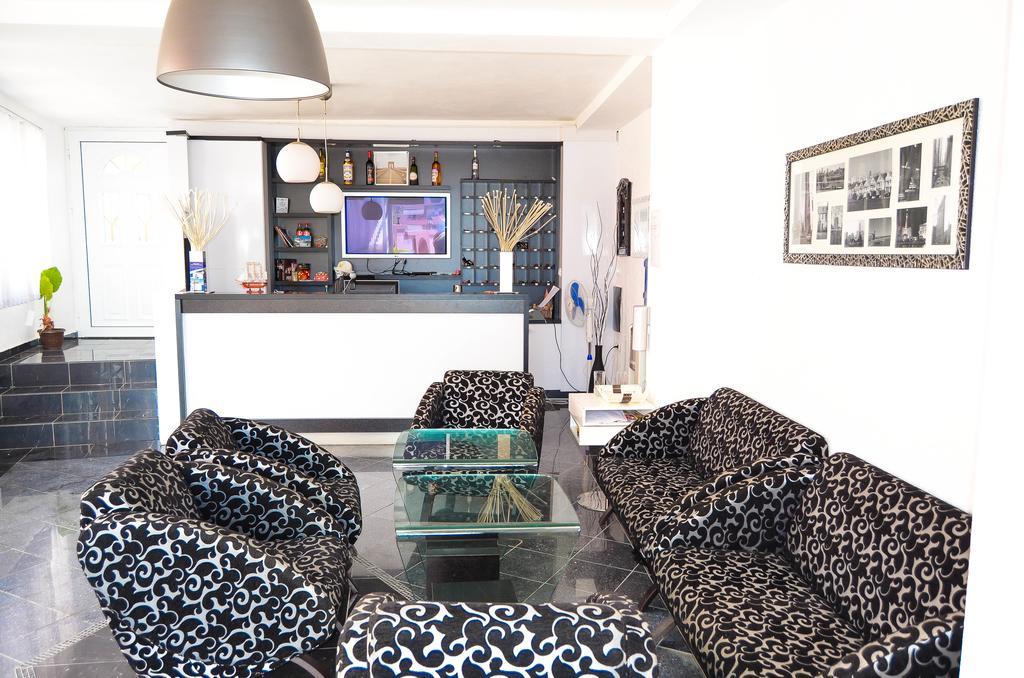 Guest House Dena Добра вода Екстериор снимка