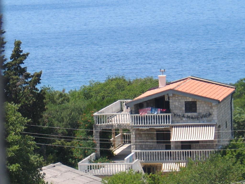 Guest House Dena Добра вода Екстериор снимка